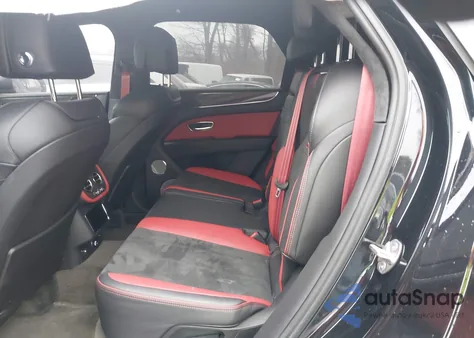 2022 Bentley Bentayga S/V8 z USA, uszkodzony, nr VIN SJAAM2ZV5NC011277